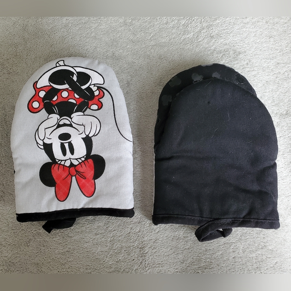 [NWOT] Minnie Mouse Oven Mitts